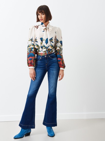 Pantalon vaquero online acampanado