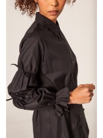CAMISA NEGRA MANGA ABULLONADA LAZOS
