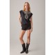 CAMISETA ESTAMPADO COLLAR CON TACHAS NEGRA