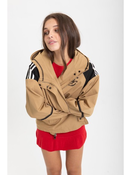 SOBRECAMISA CON CAPUCHA CAMEL