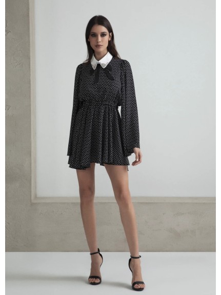 VESTIDO CON FALDA AMPLIA, MANGAS ANCHAS Y CUELLO EXTRAÍBLE