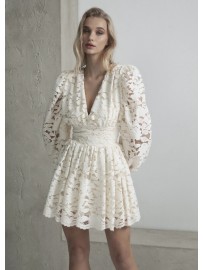 VESTIDO ICÓNICO ESCOTE EN V DE ENCAJE CON CRISTALES BORDADOS